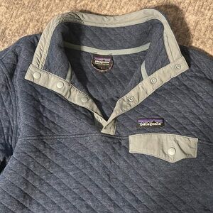 Patagonia sweater size large